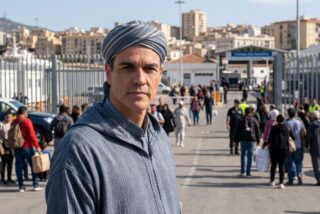&iquest;Y si la cat&aacute;strofe de Ceuta es en realidad la &uacute;ltima cabriola del tramposo S&aacute;nchez para seguir en el poder?