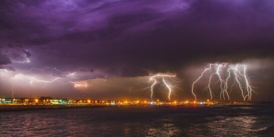 Pron&oacute;stico del tiempo en Espa&ntilde;a este domingo 16 de agosto de 2026: tormentas, calor y rachas fuertes