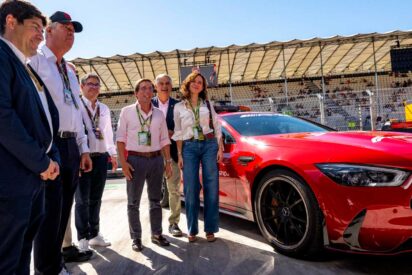 Diaz Ayuso visita el circuito MADRING durante la jornada de clasificaci&oacute;n