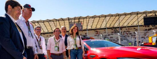 Diaz Ayuso visita el circuito MADRING durante la jornada de clasificaci&oacute;n