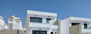 La Marina: una urbanizaci&oacute;n con chalets con piscina cerca de la playa en San Fulgencio