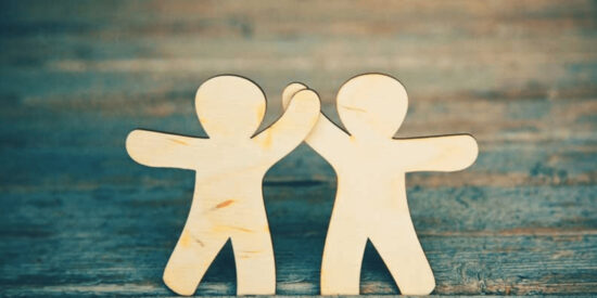 C&oacute;mo hacer amigos &mdash;y conservarlos&mdash; en la edad adulta, seg&uacute;n la ciencia