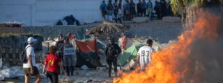 Noche de fuego en Ceuta: 40 chabolas reducidas a cenizas en el Tarajal