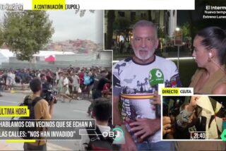 Un ceut&iacute; deja bailando a la reportera de laSexta con su ensalada de palos a S&aacute;nchez por evadirse de la invasi&oacute;n marroqu&iacute;