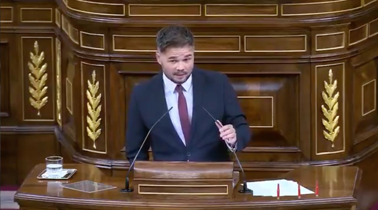 La doble vara de medir del PSOE en el Congreso: Rufi&aacute;n exhibi&oacute; tres balas en la tribuna de oradores y no fue expulsado