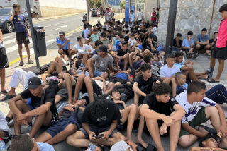 Las ONG instruyen a los invasores de Ceuta: &ldquo;Di que vienes de la guerra, eres menor o gay&rdquo;