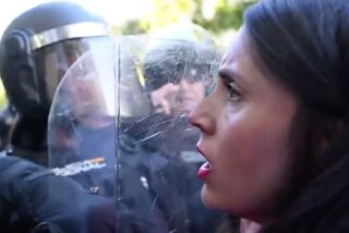 Un polic&iacute;a fulmina el numerito de Irene Montero cuando saca la carta de eurodiputada: &laquo;&iexcl;Es como el resto!&raquo;