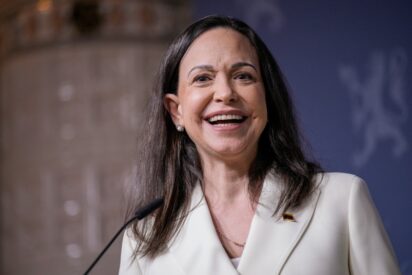 Mar&iacute;a Corina ha intentado regresar clandestinamente siete veces a Venezuela, minentras Trump y S&aacute;nchez agasajan a la chavista Delcy