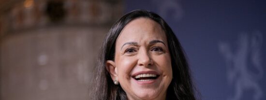 Mar&iacute;a Corina ha intentado regresar clandestinamente siete veces a Venezuela, minentras Trump y S&aacute;nchez agasajan a la chavista Delcy