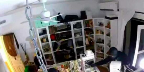 Encapuchados asaltan la casa de la influencer Roc&iacute;o Osorno con ella y su familia dentro