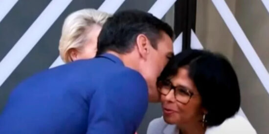 La chavista Delcy Rodr&iacute;guez da pistas sobre la financiaci&oacute;n ilegal del PSOE