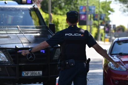 Un agente de la Polic&iacute;a Nacional.