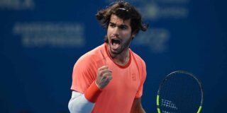 Alcaraz funde a Shapovalov y se enfrentar&aacute; a Munar, lo que garantiza un finalista en la final de Tokio