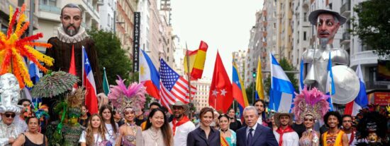 D&iacute;az Ayuso en la Cabalgata de Hispanidad 2026: &ldquo;Los hispanos en Espa&ntilde;a y en Madrid est&aacute;n en su casa&rdquo;