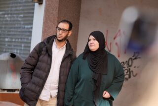 La familia okupa de Vitoria cobraba 2.454 euros al mes en ayudas, que paga el contribuyente espa&ntilde;ol, y se iba de vacaciones a Marruecos