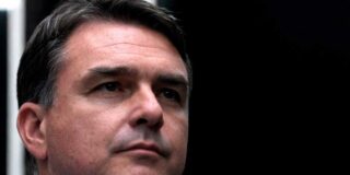 Fl&aacute;vio Bolsonaro golpea a Lula y se acerca al poder: Brasil decidir&aacute; en una segunda vuelta