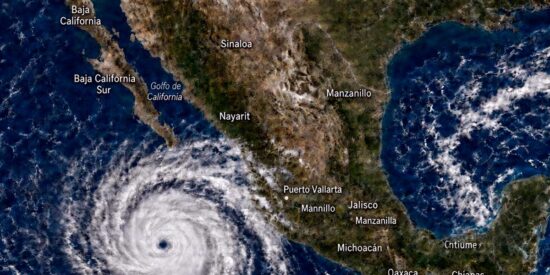 M&eacute;xico se prepara para el impacto de Simon: vientos de 250 km/h y riesgo de inundaciones catastr&oacute;ficas