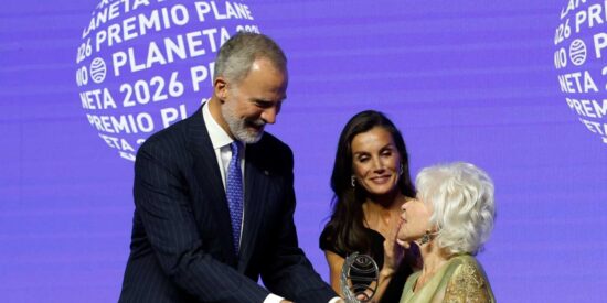 Isabel Allende gana el Premio Planeta con el regreso al universo de La casa de los esp&iacute;ritus