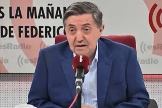 Jim&eacute;nez Losantos suelta lo m&aacute;s grande contra S&aacute;nchez, Bego&ntilde;a y el PSOE por su &lsquo;campa&ntilde;a del amor&rsquo;: &laquo;&iexcl;Sois el partido de las pu**s!&raquo;