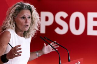 S&aacute;nchez se carga a Montse M&iacute;nguez, la portavoz del PSOE con novio &lsquo;buitre&rsquo; y 30 pisos