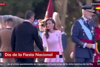 Saludo entre Pedro S&aacute;nchez y Letizia este 12 de octubre