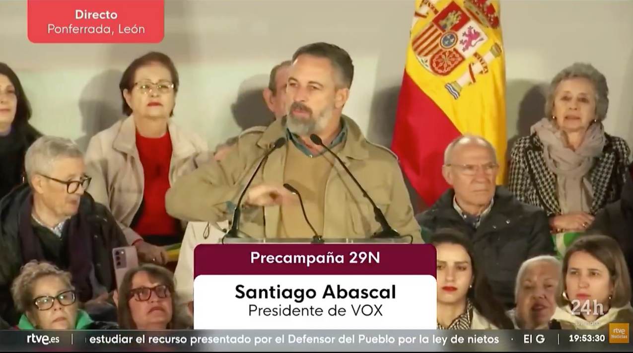 La censora 'Tele Pedro' corta de raíz el mitin de Santiago Abascal en cuanto carga contra Sánchez